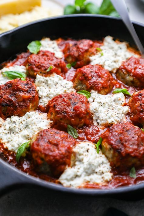 Italian chicken meatballs with herbed ricotta are the best warm & cozy dinner! They're easy to make, so tender and incredibly flavorful! Serve them with pasta, in a roll or with a side salad for a satisfying healthy meal! Italian Chicken Meatballs, Kalefornia Kravings, Herbed Ricotta, Easy Healthy Meals, Italian Meatballs Recipe, Chicken With Italian Seasoning, Easy Puff Pastry, Cozy Dinner, Meatball Ingredients