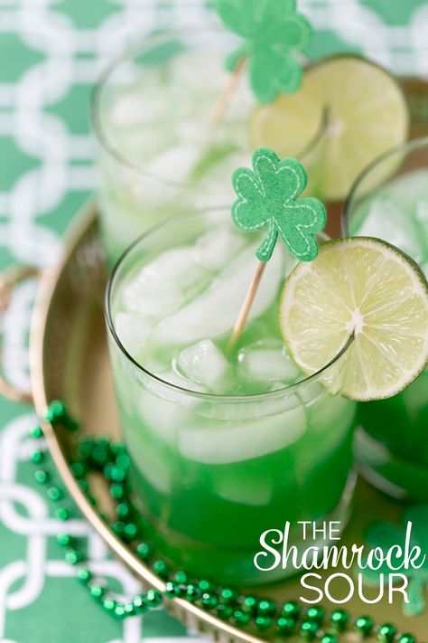 Green Cocktails, Sant Patrick, St Patricks Day Drinks, Irish Drinks, Fete Saint Patrick, Irish Luck, Drinks Ideas, St Patricks Day Food, Irish Food