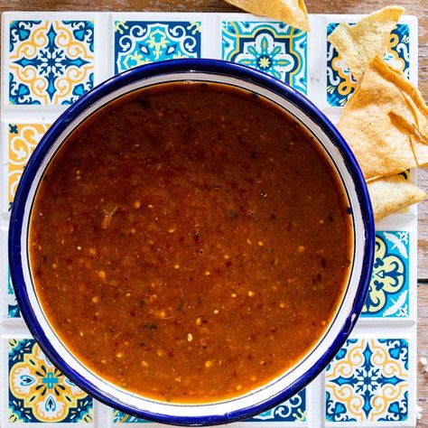 Tomatillo Red Chili Salsa Tomatillo Red Chili Salsa, Red Chili Salsa, Red Salsa Recipe, Mexican Sauce Recipes, Tomatillo Recipes, Mexican Chili, Tomatillo Sauce, Mexican Sauce, Red Salsa