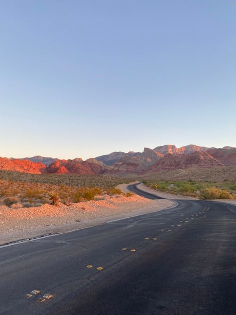 Western Road Trip Aesthetic, America Road Trip Aesthetic, Usa Road Trip Aesthetic, Us Road Trip Aesthetic, American West Aesthetic, American Road Trip Aesthetic, Las Vegas Sunset, America Road Trip, Las Vegas Aesthetic