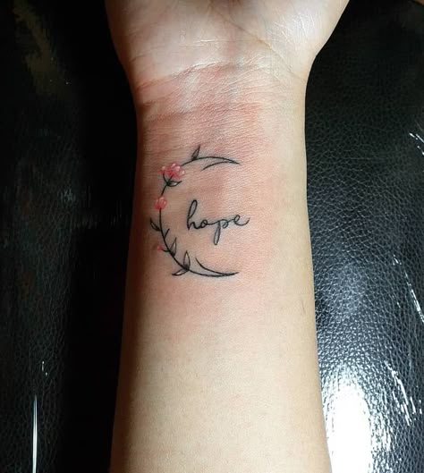 Small Tattoo Ideas For Women Wrist, Small Quick Tattoo Ideas, Small Top Of Wrist Tattoos, Easy Tattoos To Do On Yourself, 11 11 Tattoo Ideas Design Wrist, Little Wrist Tattoos For Women, Above Wrist Tattoo, Small Hope Tattoos For Women, Best Small Tattoos For Women Classy