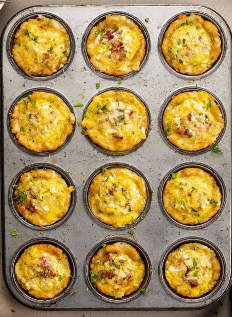 Breakfast Bread Bowls, Tator Tot Breakfast, Breakfast Potato Casserole, Egg Muffins Recipe, Brown Egg, Egg Cups Breakfast, Tater Tot Breakfast, Bacon Egg And Cheese, Muffin Tin Recipes