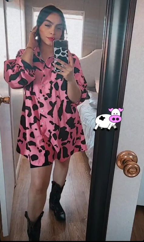 #pink#boots#cow Pink Cow Outfit, Cowboy Boot Outfits, Cow Outfits, Boot Outfits, Pink Cow, Pink Boots, Cowboy Boot, Boots Outfit, Western Outfits