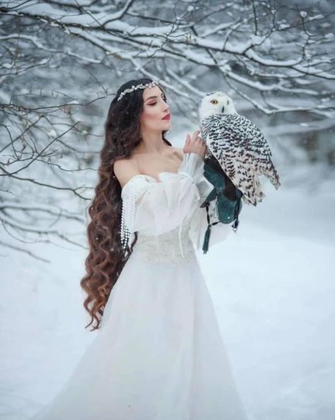 Snow Queen Aesthetic Outfit, Frostpunk Art, Sorceress Costume, Whimsical Photoshoot, Ethereal Gowns, Celtic Christmas, Mother Daughter Pictures, Fairytale Photoshoot, Fairy Photoshoot