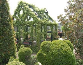 Willow Gazebo, Covered Gazebo, Fire Pit Yard, Botanical Greenhouse, School House Lighting, Huntington Library, Green Facade, Luxury Green, Virginia Creeper