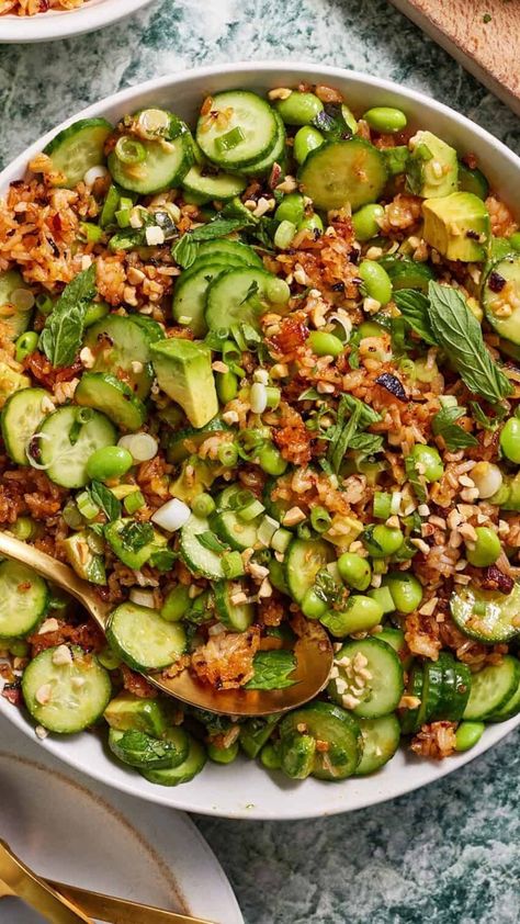 Why social media feeds are filling up on crispy rice salad, how to make viral recipe - Good Morning America Good Morning America Recipes, Crunchy Rice Salad, Crispy Rice Salad Recipe, Viral Salad Recipes, Cold Rice Salad Recipes, Curried Rice Salad, Crispy Rice Salad, America Recipes, Rice Salad Recipes