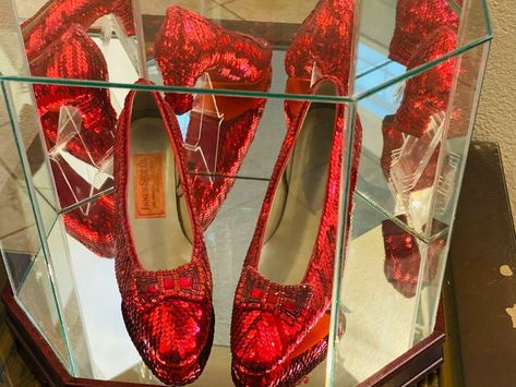 Replica of Judy Garland's Ruby Slippers in The Wizard of Oz | #3246502933 Charlie Chaplin Movies, Aztec Clothing, Ruby Red Slippers, Make A Wish Foundation, Hollywood Costume, Bride Of Chucky, Red Slippers, Laurel And Hardy, Girls Mirror