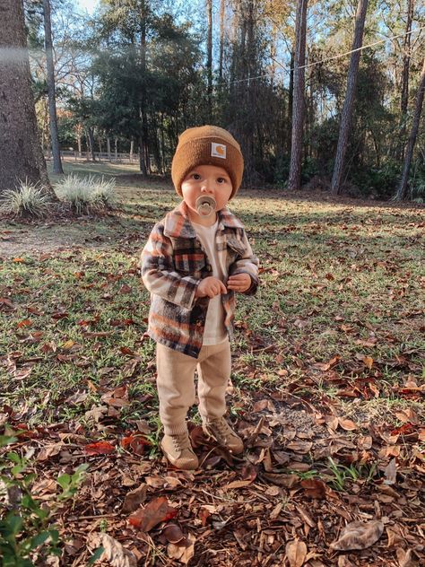 8 Month Old Packing List, Baby Boy Autumn Outfits, Fall Pictures Baby Boy, Toddler Picture Day Outfit Boy, Toddler Autumn Outfits Boy, Toddler Boy Family Pictures Outfit, 3 Month Old Outfits, Toddler Boy Autumn Outfits, Boys Outfits Aesthetic Kids