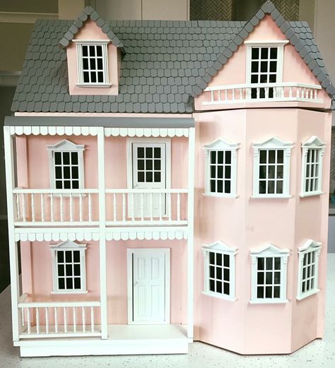 Pink And White Dollhouse, Doll House Aesthetic, Dollhouse Village, Kawaii Dollhouse, Dollhouse Victorian, Pink Dollhouse, Dollhouse Design, Dollhouse Lighting