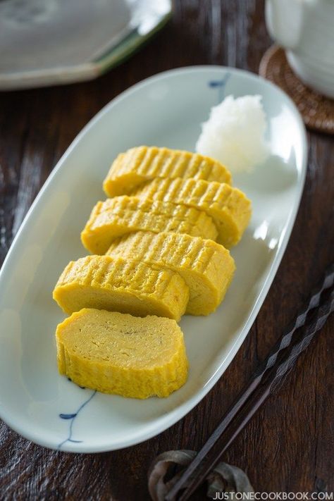 Tamagoyaki (Japanese Rolled Omelette) & Dashimaki Tamago | Easy Japanese Recipes at JustOneCookbook.com Tamagoyaki Recipe, Rolled Omelette, Japanese Side Dish, Just One Cookbook, Easy Japanese Recipes, Food Displays, Japanese Cooking, Japanese Dishes, Asian Cooking