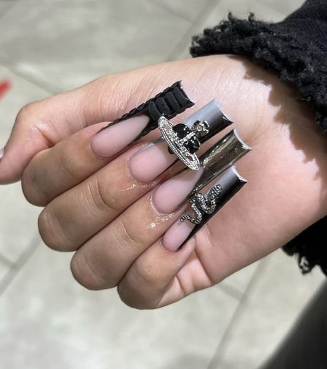 Black Nails With Charms, French Tip With Charms, Pink Nails With Charms, Unusual Nail Designs, Black Chrome Nails, Freestyle Nails, Tan Nails, Cartoons Movies, Aesthetic Nail