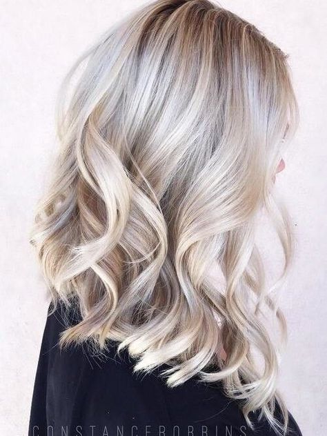 Pearl Blonde Scalp Bleach, Blonde Hair Colour Shades, Grey Blonde Hair, Curly Lob, Medium Blonde Hair, Pearl Blonde, Long Bobs, Platinum Blonde Hair Color, Ash Blonde Balayage