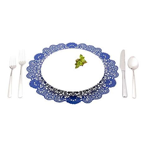 Pastry Presentation, Elegant Pastry, Denim And Pearls, Paper Lace Doilies, Table Floral Arrangements, Clean Dessert, Dessert Presentation, Paper Table, Paper Doilies