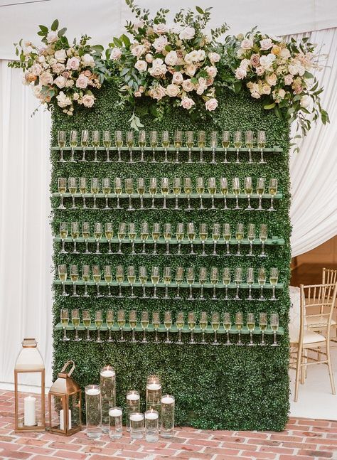 Living Wall Wedding, Wall Of Champagne Glasses, Champagne Wall Flowers, Green Champagne Wall, Champagne Hedge Wall, Flower Champagne Wall, Champagne Entrance Wedding, Floral Wedding Wall, Beverage Wall Wedding