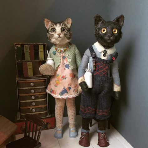 Annie Montgomery Annie Montgomery Dolls, Annie Montgomery, Cat Doll, Art Textile, Creepy Cute, Vintage Textiles, Animal Dolls, Stop Motion, Puppets