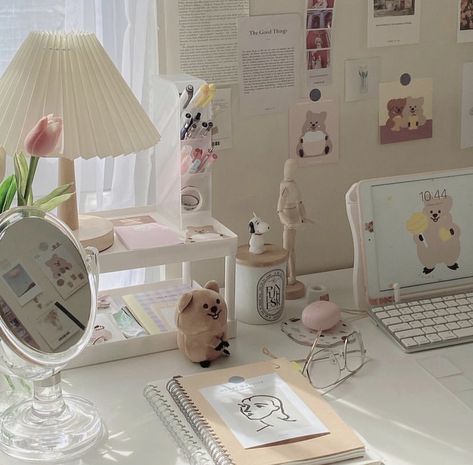 Kawaii Room Decor Desk Accessories, Aesthetic Desk Setup Korean, Aesthetuc Desk, Korean Room Aesthetic Desk, Muji Room, Aesthetic Desk Korean Style, Simple Study Desk, Korean Bedroom Ideas, Study Pics