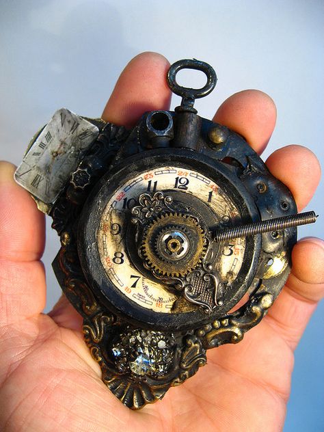 Steampunk Medieval, Steampunk Shop, Moda Steampunk, Steampunk Gadgets, Steampunk Items, Steampunk Pocket Watch, Old Clock, Steampunk Ideas, Futurisme Retro