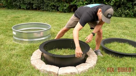 Diy Fire Pit With Pavers, Fire Pit With Fire Ring, Fire Pit Ring Ideas Backyard, Diy Round Fire Pit Area, Diy Smokeless Fire Pit Ideas, Diy Smokeless Fire Pit Plans, Diy Round Fire Pit, How To Build A Smokeless Fire Pit, Smokeless Fire Pit Ideas Backyard