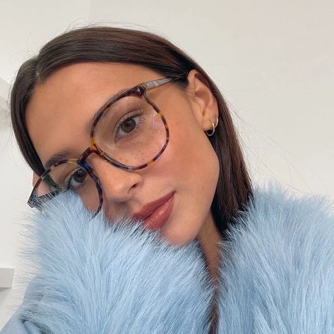 Oversized Glasses Frames Woman, Square Glasses Women, Big Glasses Frames, Oversized Glasses Frames, 70s Glasses, Glasses Inspo, Jimmy Fairly, Woman Glasses, Cute Glasses Frames