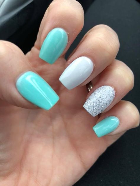 Green Summer Nails Acrylic, Spring Teal Nails, Tiffany Color Nails, Spring Nails Teal, Turquoise Acrylics, Tourqoise Colour Nails, Teal And White Nails, Aquamarine Nails Acrylic, Pink And Teal Nails