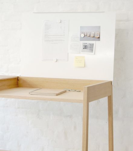 Flip top desk with bulletin board lid Easy Building Projects, Hygge Desk, Storage Space Ideas, Diy Desk Ideas, Flip Top Desk, Organize Desk, Desk Flip, Slim Desks, Simple Home Office