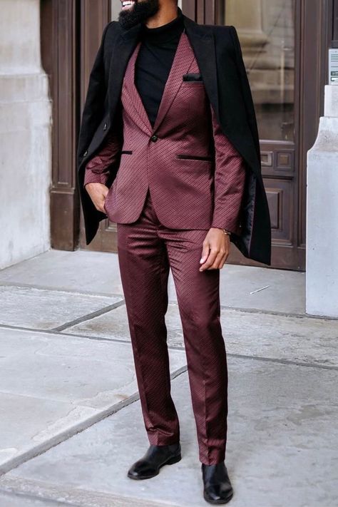 This isn't your average maroon suit. This two piece is actually pattern with diagonal stripes, and creates an illusion as you move. This suit is perfect for any evening events such as a date or party, and would also make a fantastic wedding suit for any groom. If you want a custom maroon suit the one above, book an appointment with us at Giorgenti New York! #weddingsuit #mensfashion #suitstyle #mensstyle Burgundy Jacket Outfit, Sport Coat Outfit, Maroon Suit, Burgundy Tuxedo, Burgundy Jacket, Burgundy Suit, Dress Suits For Men, Custom Suits, Prom Suits