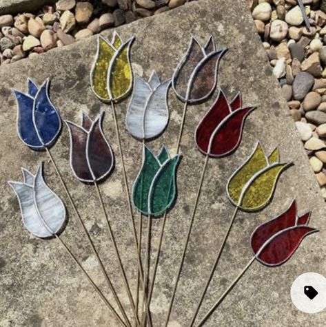 Stained Glass Lily, Tulip Plant, Corrugated Card, Stained Glass Patterns Free, Pot Decoration, Pot Garden, Plant Pot Decoration, Glass Diy, Stained Glass Decor