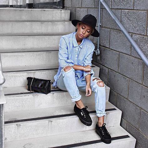 That platform pout though.  #SupergaUSA (bit.ly/1HpK1jI) Black Superga Outfit, Superga Outfit, Grunge Looks, Full Look, Spring Summer Outfits, Outfits Casuales, Comfortable Fashion, Simple Outfits, Spring Outfits