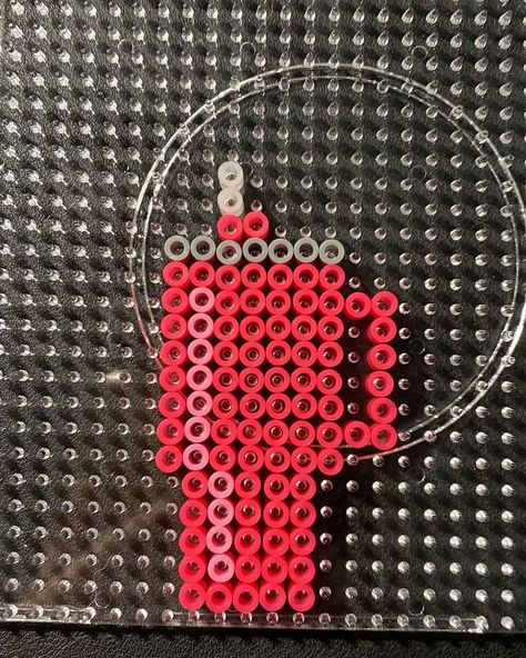 Disney Perler Beads, Melty Bead Designs, Melt Beads Patterns, Hamma Beads Ideas, Easy Perler Bead Patterns, Pixel Beads, Melty Bead Patterns, Pearl Beads Pattern, Easy Perler Beads Ideas