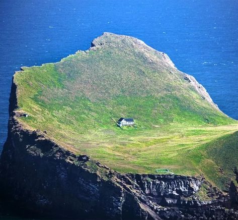 Ellidaey Island and Its Mysteriously Secluded House Bjork House, Flickr Com, Breathtaking Places, Island House, Remote Island, Desert Island, Archipelago, Most Beautiful Places, Beautiful World