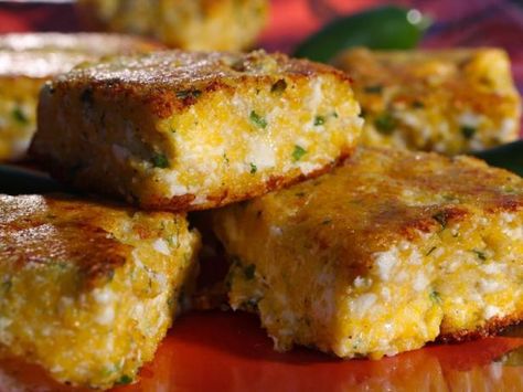 Get Spicy Polenta Cakes Recipe from Food Network Salat Wraps, Polenta Cakes, Polenta Recipes, Guy Fieri, Buffalo Chicken Dip, Cereal Recipes, Buffalo Chicken, Polenta, Couscous