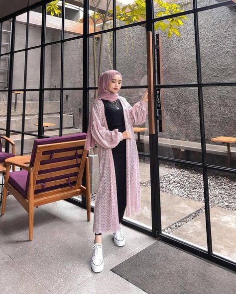 Aesthetic Muslim Outfits, Tunik Modern, Korean Style Outfit, Short Girl Outfits, Kondangan Outfit, Rok Midi, Rok Mini, Modern Hijab Fashion, Hijab Fashionista