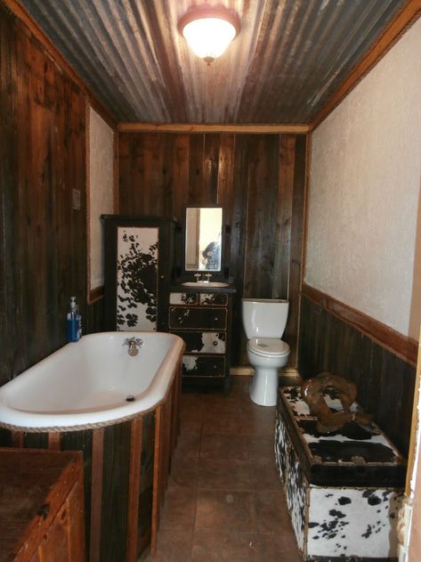 Southwestern Bathroom, Apartment Rustic, Rustic Modern Bathroom, Rustic Bathroom Accessories, Rustic Bathroom Lighting, Bathroom Lighting Design, Rustic Restaurant, Rustic Bathrooms, Tin Ceiling