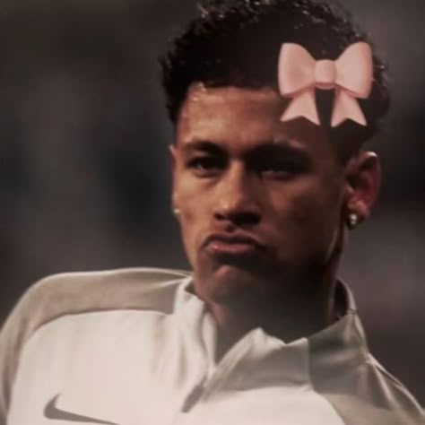 Neymar Jr Pfp, Neymar Profile, Neymar Jr Icons, Neymar Pfp, Neymar Icons, 2000s Celebrities, Neymar Pic, Football Drawing, Cr7 Messi