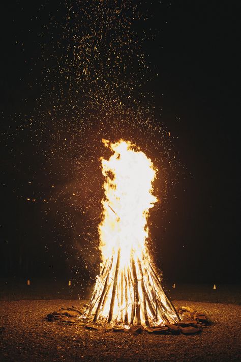 The Hunting Party, Rustic Summer Wedding, Book Pictures, Fire Image, Fire Photography, Autumn Magic, Fire Element, Camp Life, Bonfire Night