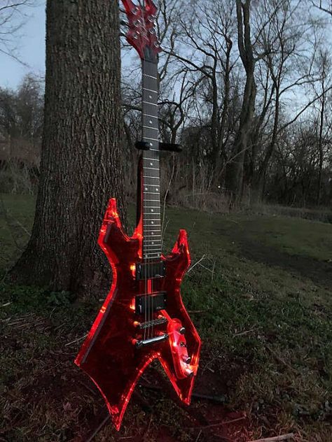 Cool Electric Bass Guitars, Custom Electric Guitar Design, Red Electric Guitar, Guitar Tabs Songs, Acoustic Guitar Music, Electric Guitar Design, Guitar Obsession, Music Studio Room, Custom Electric Guitars