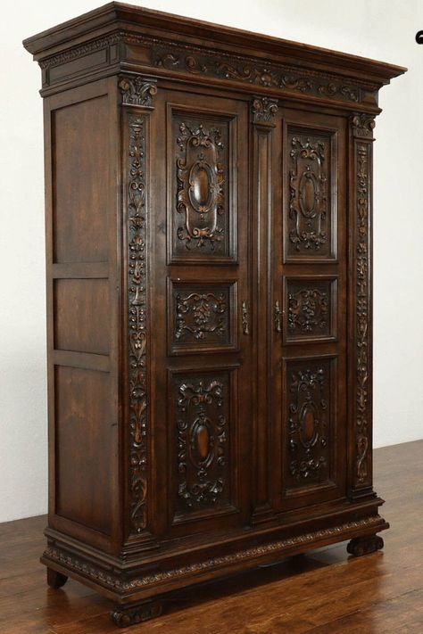 Antique Wardrobe Closet, Slytherin Room, Wooden Almirah, Wooden Wardrobe Design, Almirah Designs, Antique Wardrobe, Home Interior Accessories, Armoire Wardrobe, Dark Woods