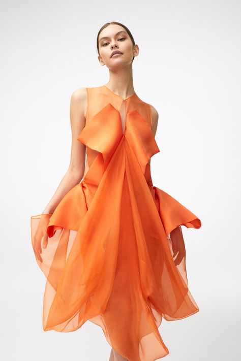 8 Breakout Trends From the New York Fashion Week Spring 2021 Runways - Fashionista Creative Dresses, Apricot Crush, Interesting Fashion, Butterfly Dress, Chic Dresses, Orange Fashion, Vogue Fashion, Yellow Fashion, Ranunculus