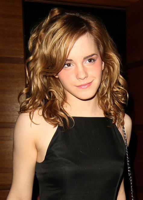 Emma Watson - Yahoo Image Search Results Emma Watson Curly Hair, Emma Watson Hair, Emma Watson Pics, Photo Emma Watson, Indian Remy Hair, Remy Hair Wigs, Hair Styles 2014, Work Hairstyles, Scene Hair