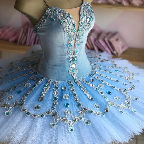 Jupe on Instagram: "Princesa Florine #florine #ballet #tutu" Ballet Costumes Tutus, Tutu Ideas, Classical Ballet Tutu, Ballet Wear, Leotard Costume, Dance Tutus, Ballet Russe, Tutu Ballet, Ballet Beauty