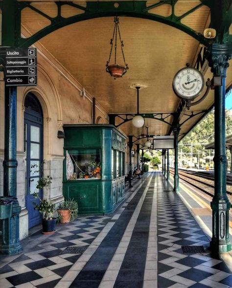 A 42 pieces jigsaw puzzle from Jigidi Train Station Architecture, Taormina Sicily, Old Train Station, Luxury Train, Train Depot, Old Trains, Old Train, Sicily Italy, Vintage Train