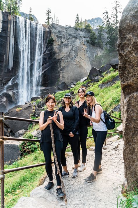 How Difficult is Mist Trail at Yosemite for the Average Person? Yosemite Summer Outfit, Hiking Outfit Yosemite, Yosemite National Park Outfit Summer, Yosemite Outfit Spring, Yosemite Outfit Summer, Yosemite Outfit Fall, Yosemite National Park Outfit, Yosemite Outfit, Things To Do Near Yosemite