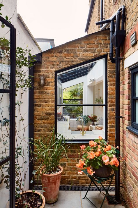 Terraced House Extension, Terrace House Extension, Terraced House Interior, Victorian Terrace Garden, Victorian Extension, Small Terraced House, Terrace Extension, Small House Extensions, Porch Extension