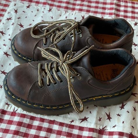 Rare Vintage Dr. Martens Platform Shoe. Good Condition. Size5 Eu Fits Like A 71/2 -8 90s England, Brown Docs, Dr Marten Shoes, Brown Doc Martens, Dr Martens Platform, Vintage Dr Martens, Platform Shoe, How To Make Brown, Birthday Trip