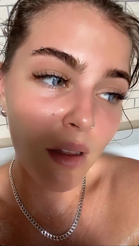 Small Brow Piercing, Types Of Eyebrow Piercings, Eyebrow Piercing Cute, Dainty Eyebrow Piercing, Small Eyebrow Piercing, Vertical Eyebrow Piercing, Eyebrow Piercing Hoop, Sonya Tayurskaya, Horizontal Eyebrow Piercing