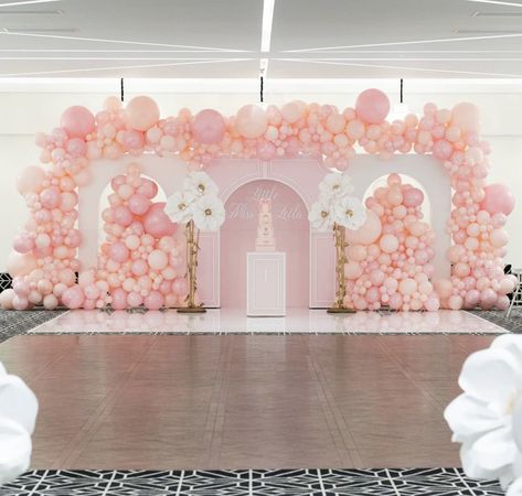 Princess Birthday Balloon Garland, Princess Backdrop Birthday, Princess Theme Backdrop, Princess Theme Birthday Backdrop, Princess Theme Backdrop Pink And Gold, Balloon Flower Decorations, Luxury Birthday Party, Ballerina Party Decorations, Big Decorations