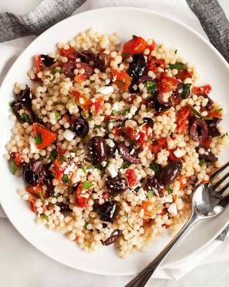 Sun-Dried Tomato & Olive Couscous | last Ingredient Olive Bar, Wheat Berry, Pearl Couscous, Grain Salad, Sundried Tomatoes, Couscous Recipes, Wheat Berries, Couscous Salad, Roasted Tomato