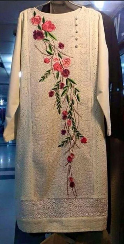 Pola Bordir, Kurti Patterns, Embroidery On Kurtis, Kurti Embroidery Design, Salwar Kamiz, Pakistan Fashion, Embroidery Suits Design, Embroidery Designs Fashion, Shirt Embroidery