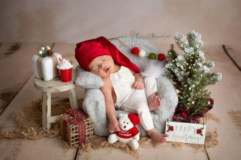 Newborn Christmas Photography, Newborn Christmas Pictures, Baby Holiday Photos, Newborn Christmas Photos, Portable Playpen, Diy Newborn Photography, Christmas Baby Pictures, Baby Christmas Photos, Newborn Baby Photoshoot