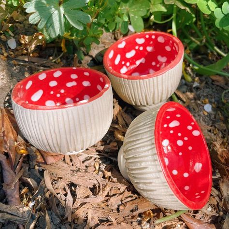 Mushroom Bowl, Mushroom Core, Cottage Core Art, Diy Pottery Painting, Paint Your Own Pottery, Clay Bowl, Poetry Art, Cottage Core Aesthetic, Diy Pottery